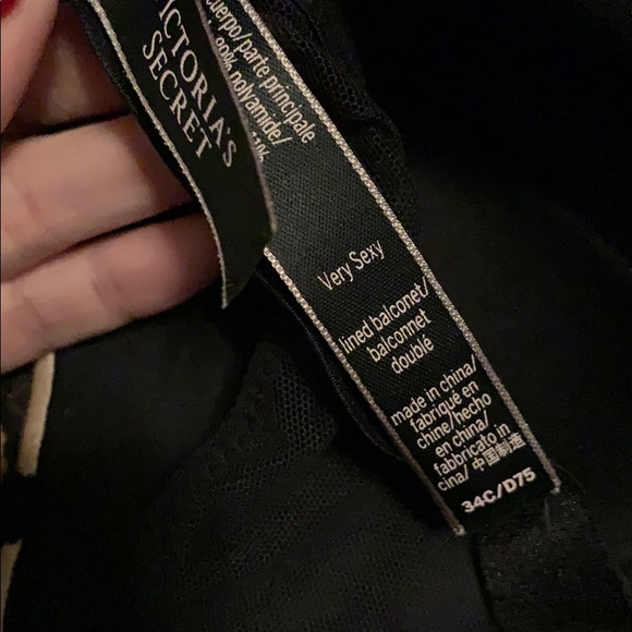 VICTORIA’S SECTET very sexy - Picture 6 of 8